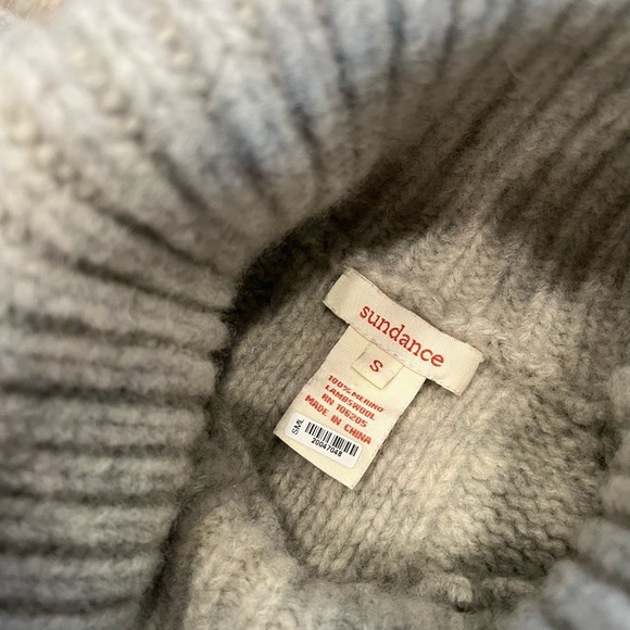 Sundance S Light Gray Cowl Neck Cropped THICK 100 % Merino Wool Cable Sweater - Picture 10 of 10
